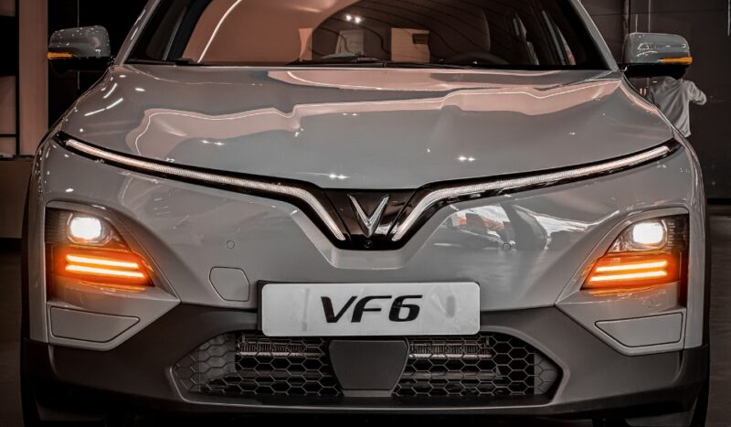 Mâu xe điện 5 chỗ VF6