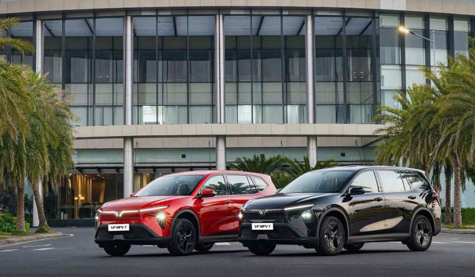 so sánh vinfast limo green và limo mpv7