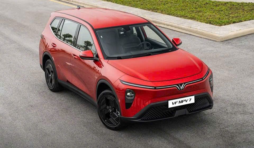 so sánh vinfast limo green và limo mpv7